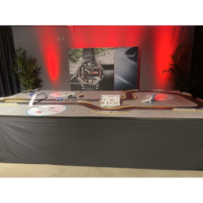 Carrerabahn, 2-spurig, inkl. voll verkleidetem Untergestell mieten bei Unique Event Rental Hamburg